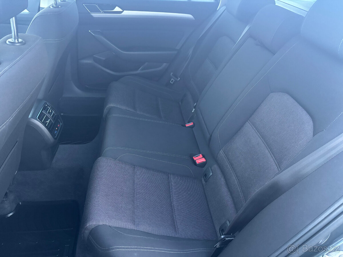 Volkswagen Passat - 6
