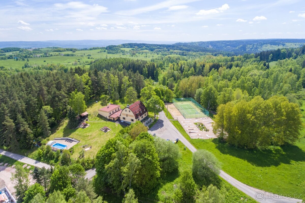 Penzion v Krušných horách 840 m², pozemek 5077 m² - 6