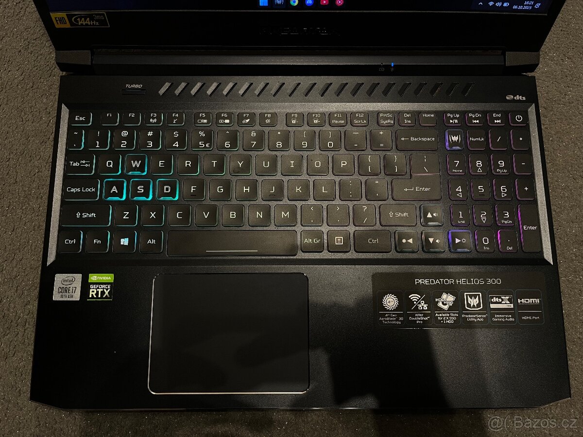 PREDATOR Helios 300 - 6