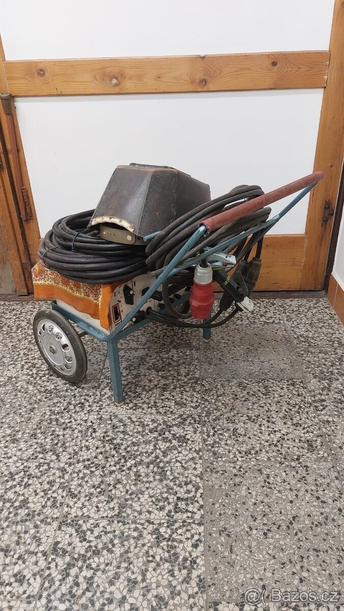 Svářečka / svářecí transformátor - 6