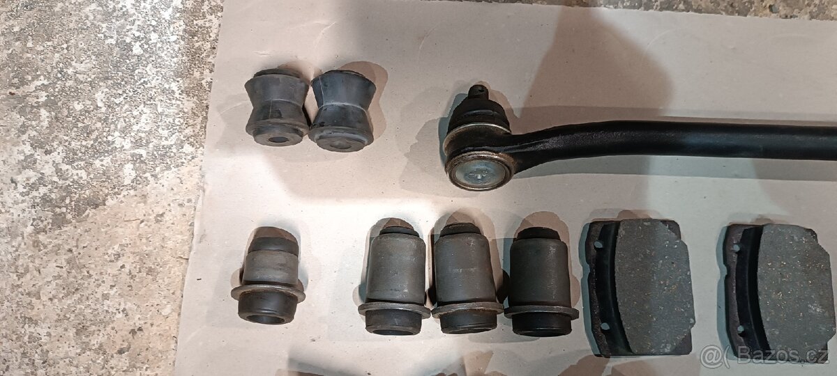 Lada Niva díly + kola - 6