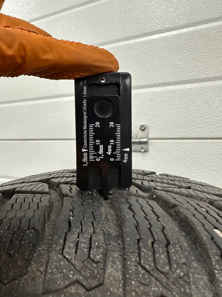 Zimní pneu Nokian 215/60 R16 - 6