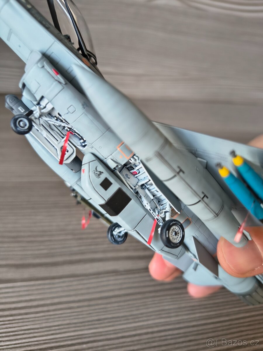 Model F-16 1/72 - 6