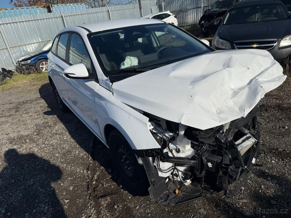 Hyundai I30 combi 1.5i automat2025 5000km - 6