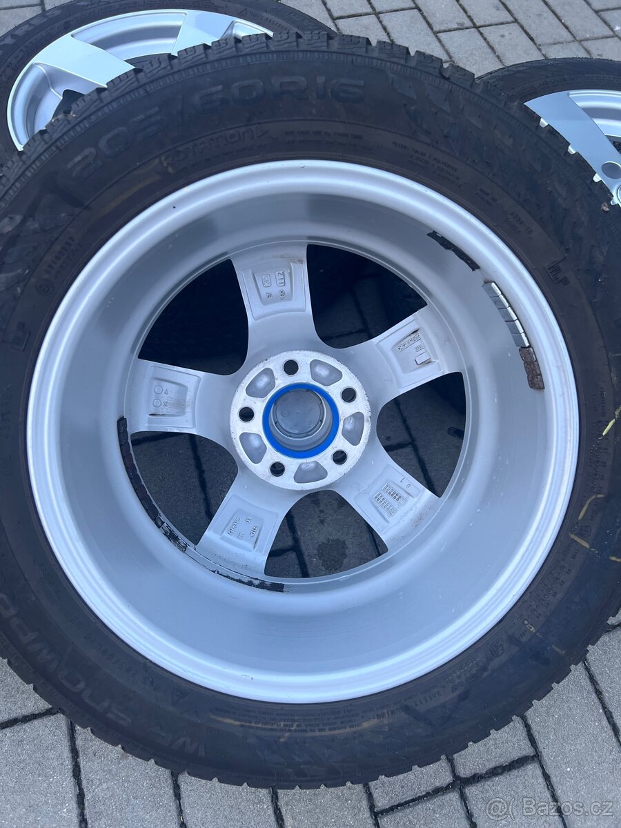 Octavia IV - 16" alu + zimní 205/60 R16 Nokian 7-8mm - 6