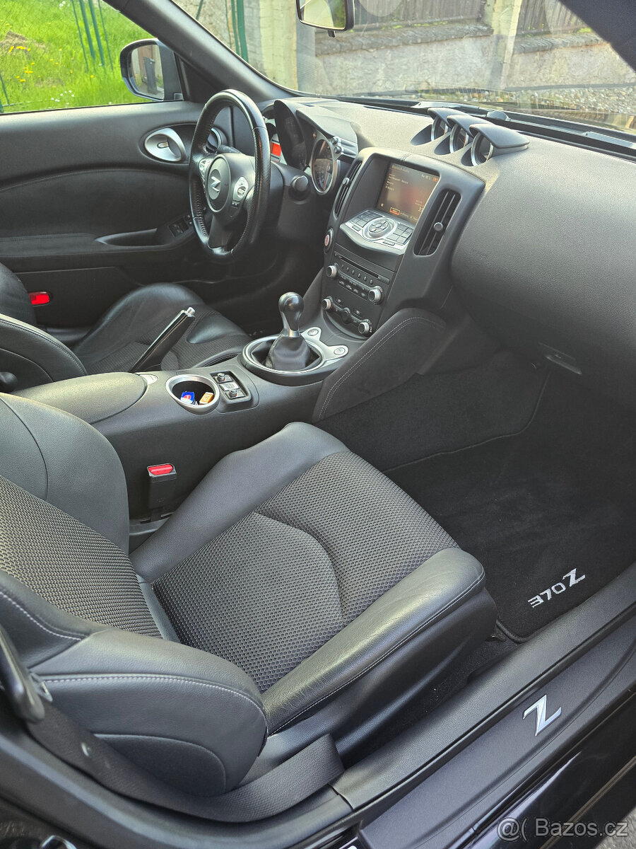 Prodám Nissan 370Z 241kW r.v. 2011, cabrio, manual. - 6