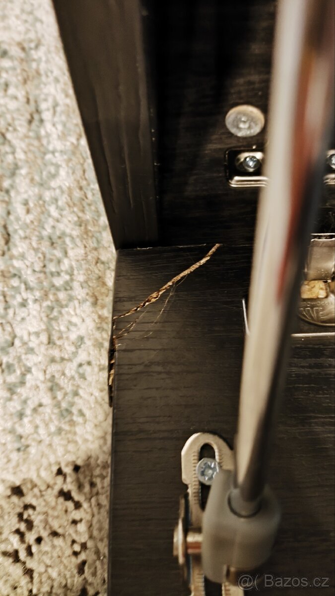 Černá skříňka nová (při přepravě jemně poškozena) - 6