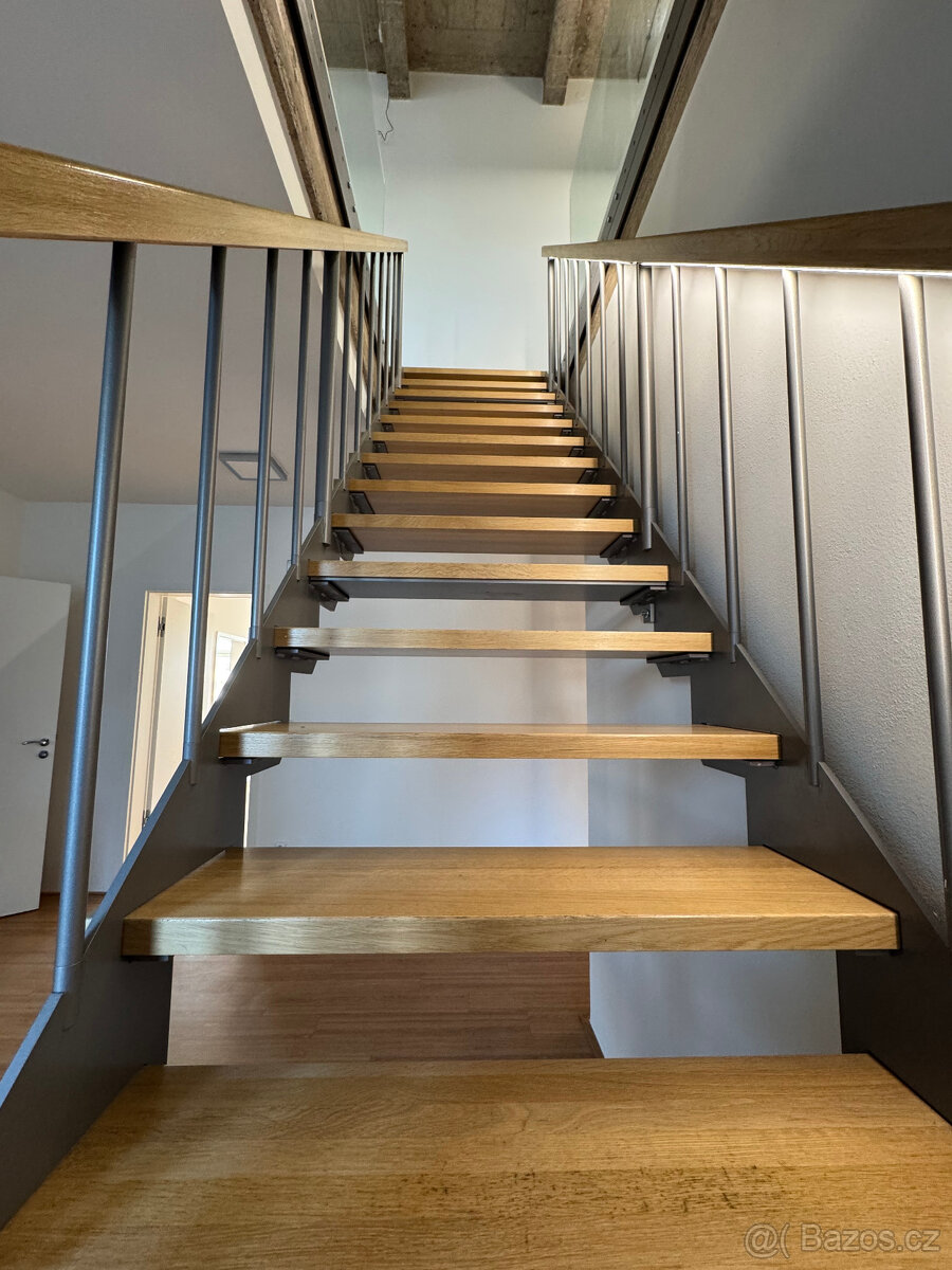 Pronájem KANCELÁŘE v centru Hradce Králové na třídě Karla IV - 6