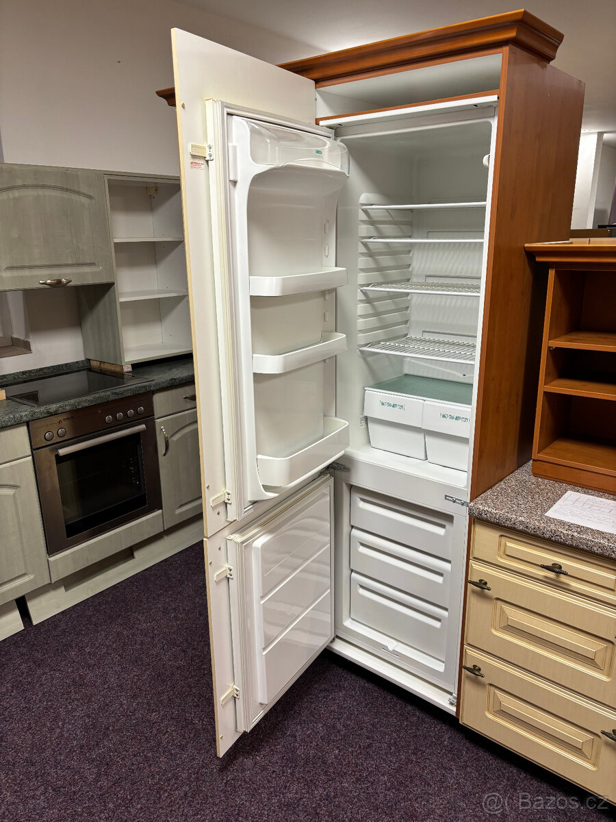 Kuchyňská linka vč spotřebičů - 6