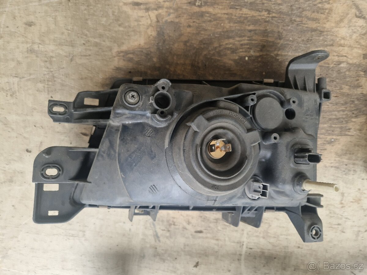 Subaru Forester SF - světla - maska - 6