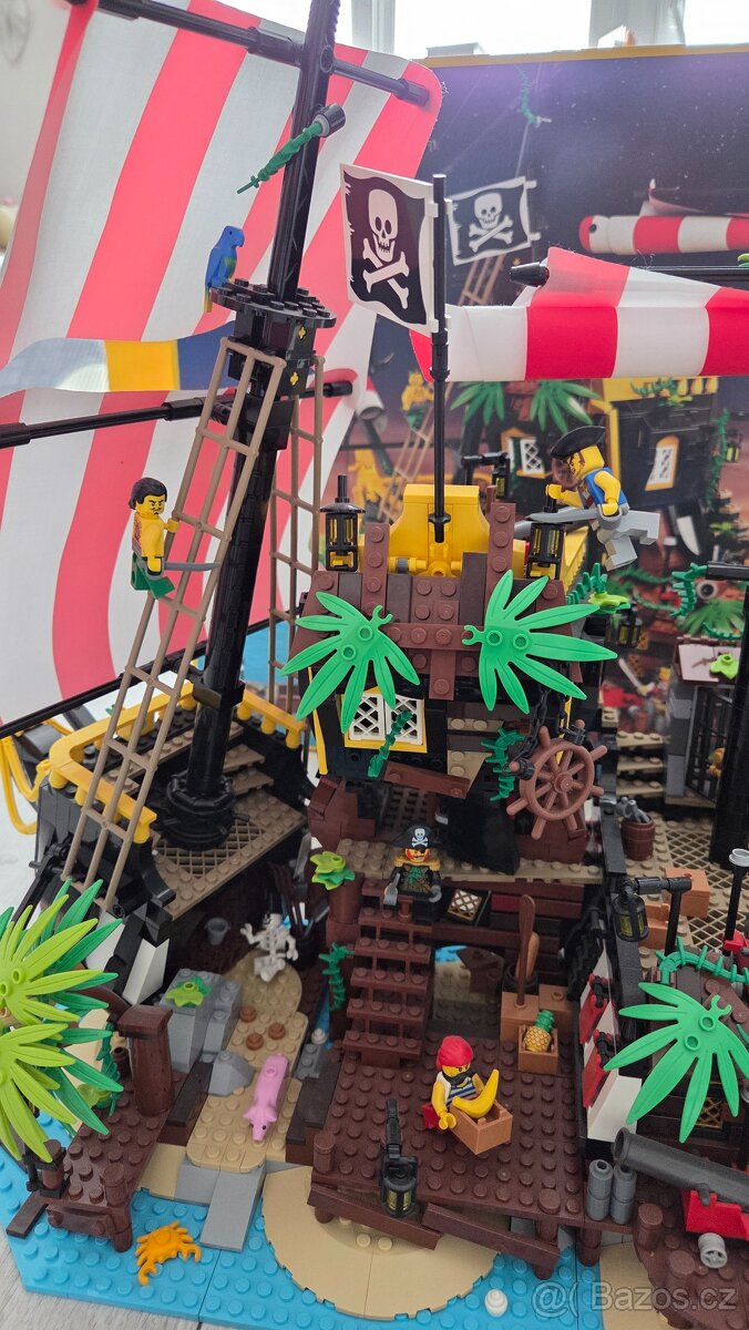 Lego 21322 - 6