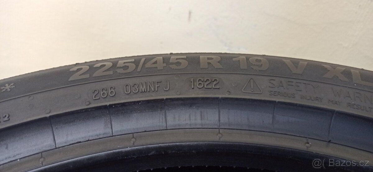 Semperit 225/45 R19 96V 8mm - 6