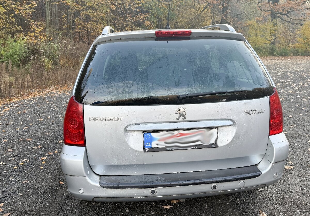 Peugeot 307 SW 5-7 míst 2.0 HDI 100 kw po velkém servise - 6