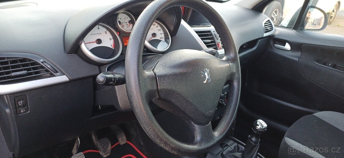 Peugeot 207 1.4 i české auto klimatizace - 6