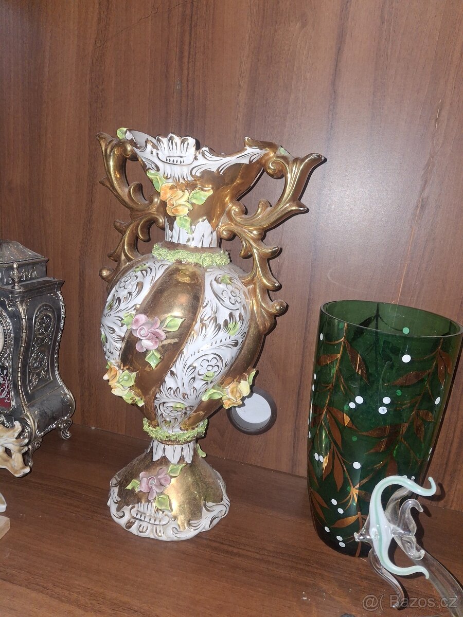 Skleněné vázy a dekorace - 6