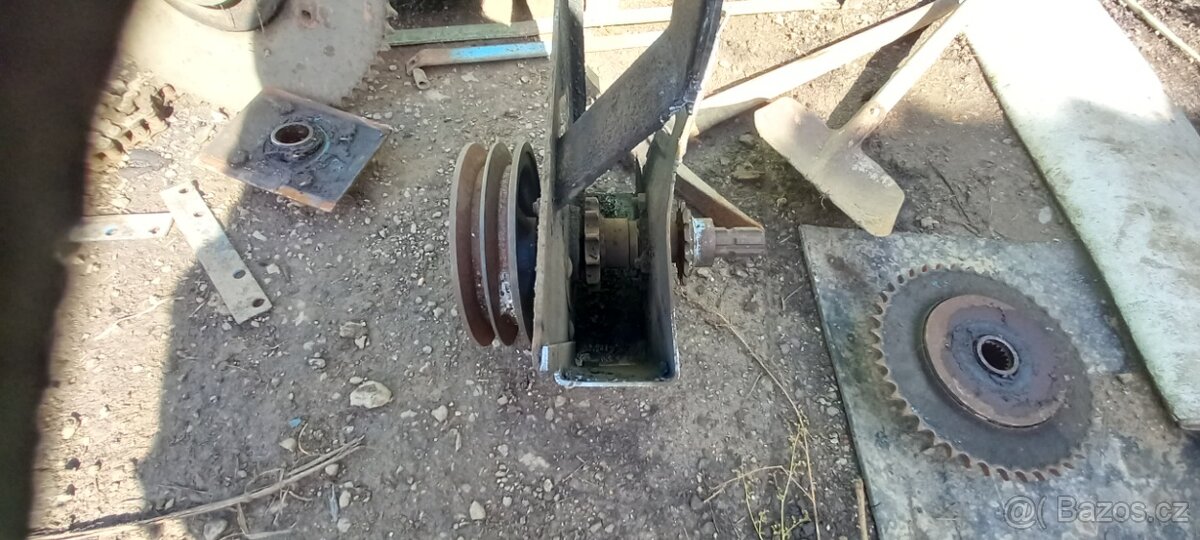 Hydraulika , ramena , pístnice , zátěžová spojka - 6