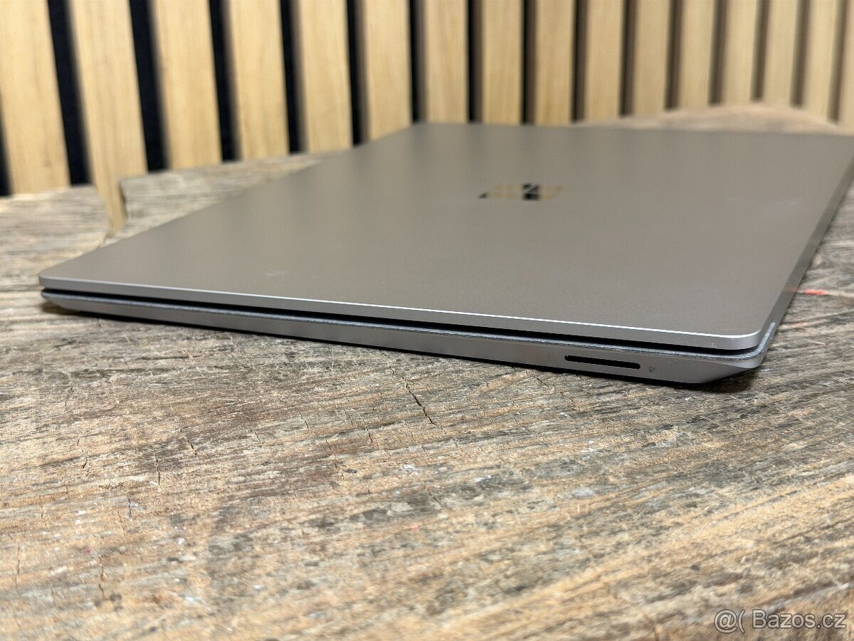 Microsoft Surface Laptop 5 - 13.5", 8GB RAM, 256GB SSD - 6