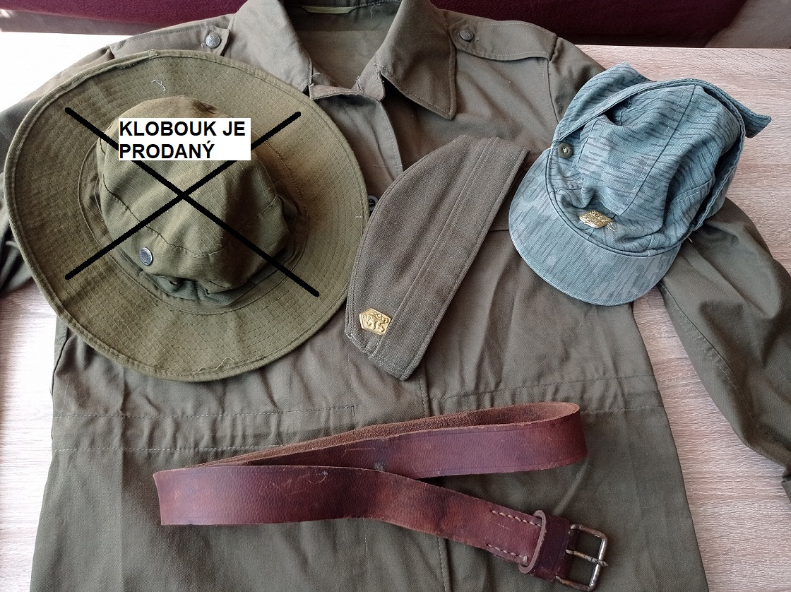 Vojenské: oblečení, lékárnička, čutory, svítilna, čepice aj. - 6