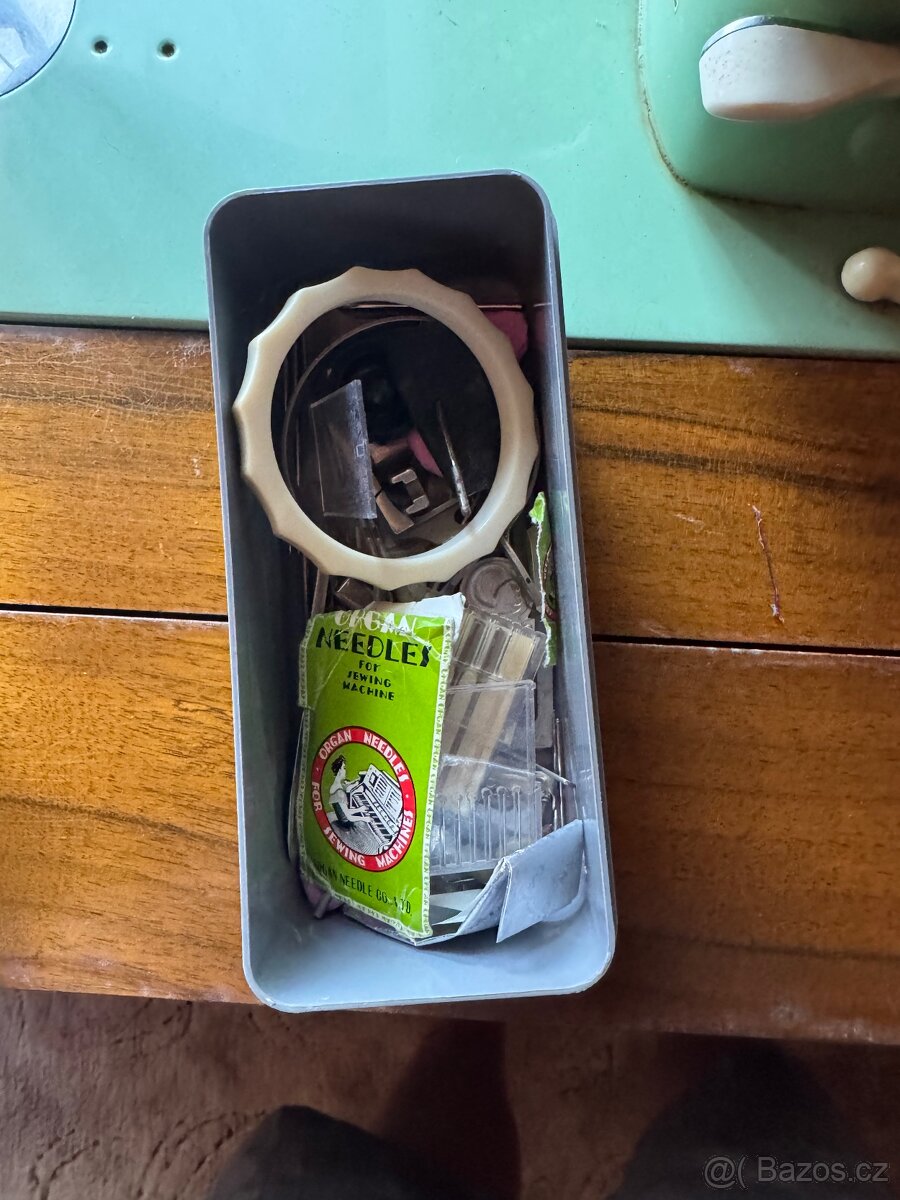 Prodám šicí stroj Minerva - 6