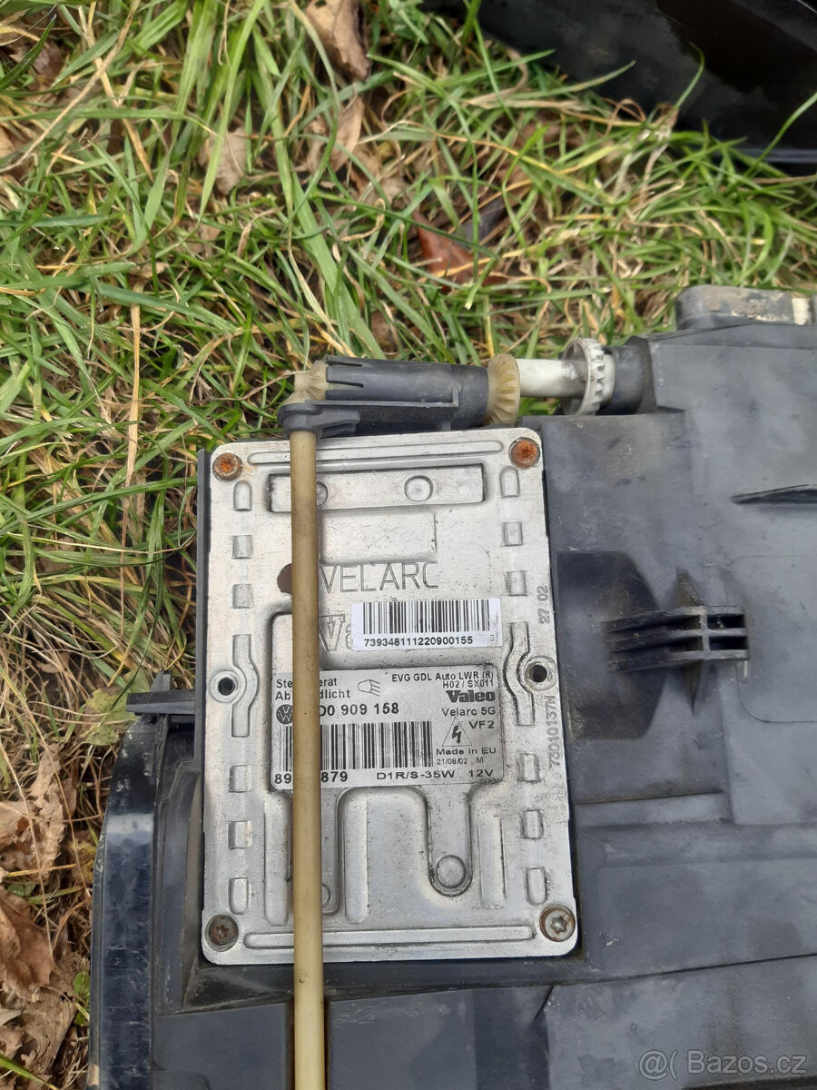 VW TOUAREG 2002 - 2007 - prodám světla, xenony - 6