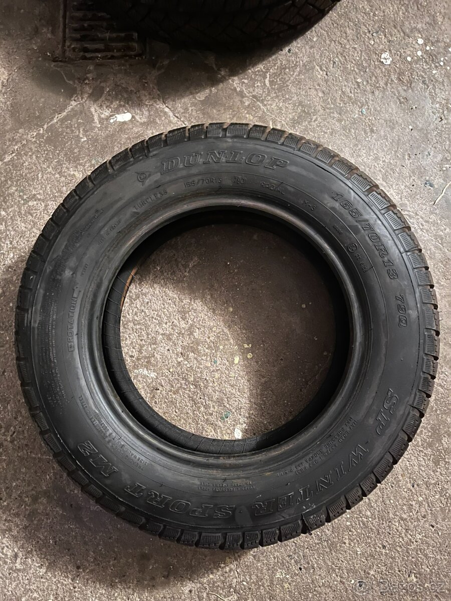 Dvě zimní pneu DUNLOP 165/70/R13 - 6