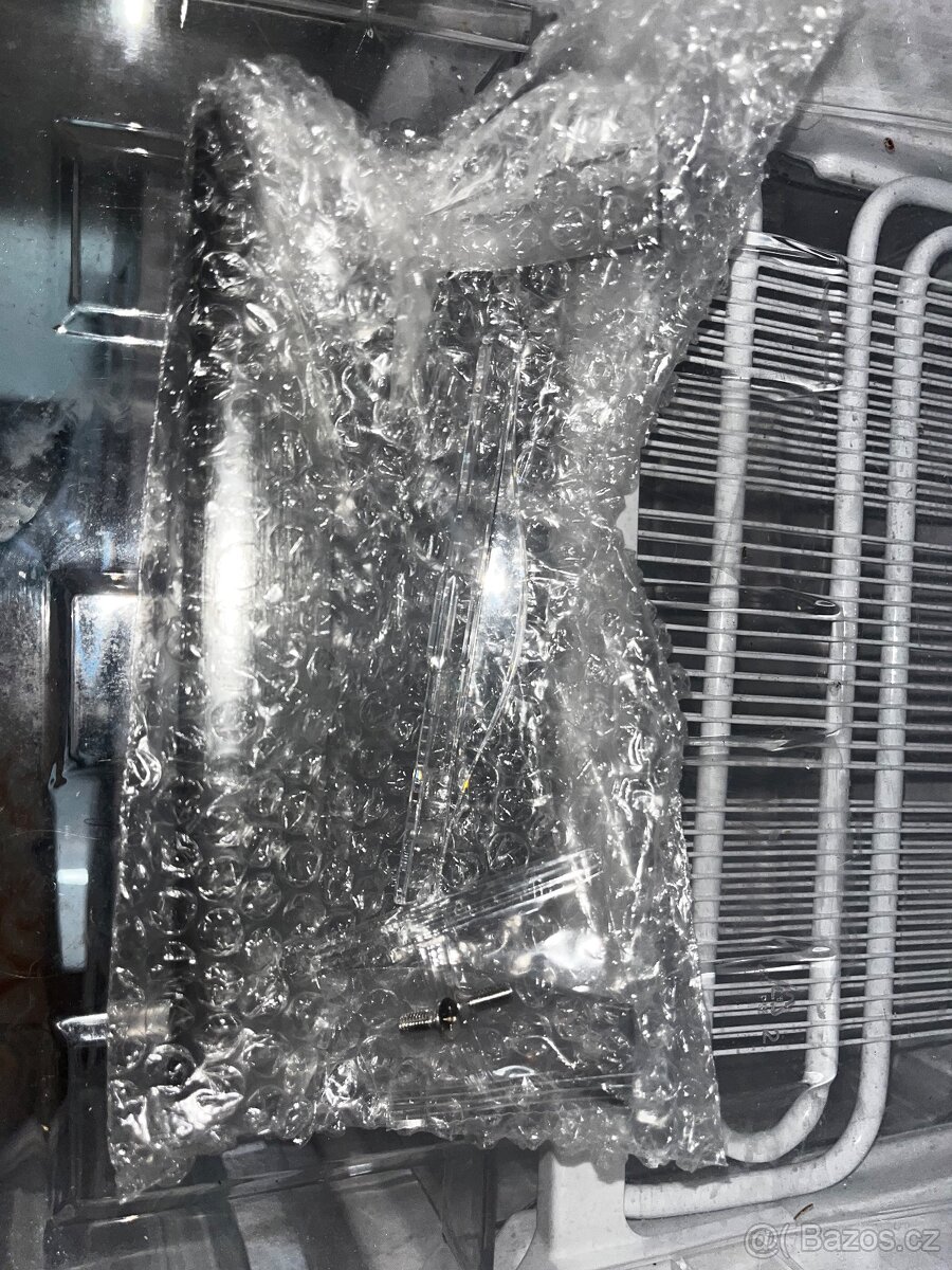 Candy Mrazák 64 L - 6