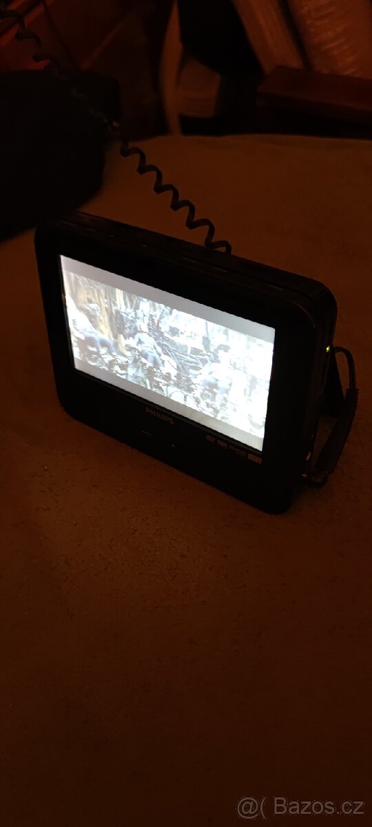 Přenosný DVD přehrávač Zn Philips model:PD7042/12 - 6