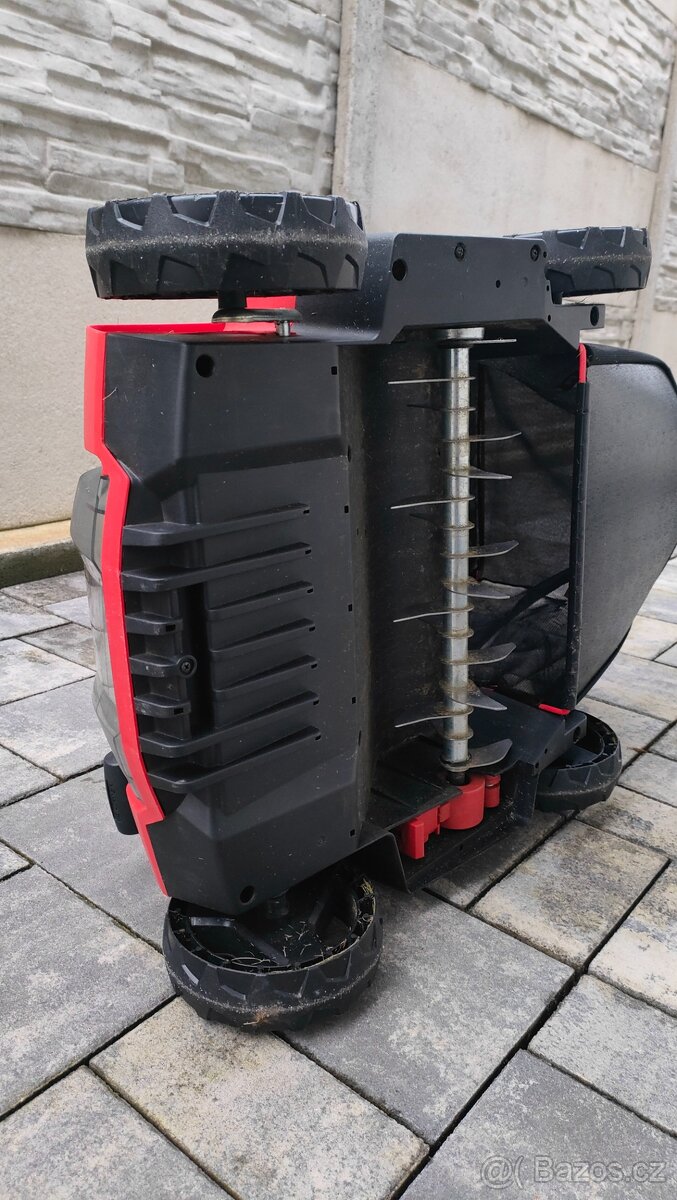 Aku vertikutátor a provzdušňovač Einhell GE-SA 36/35 - 6