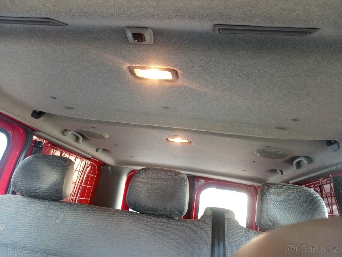 Renault Trafic LONG 6 míst ,1.9DCi 74kW najeto 159... - 6