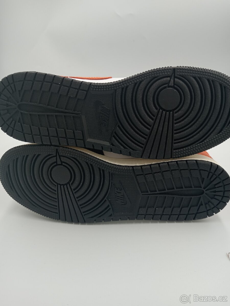 Jordan 1 Low shattered backboard - 6