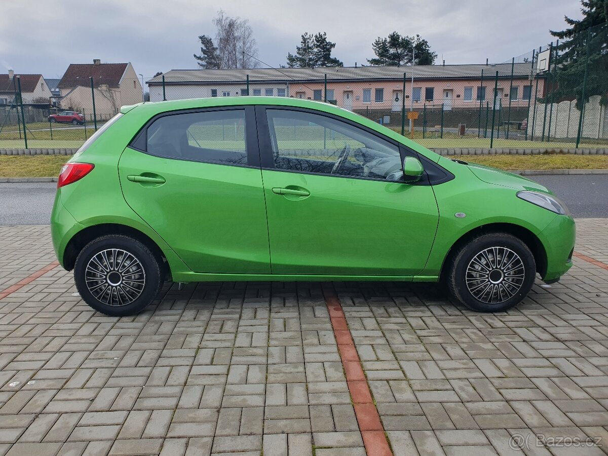 Mazda 2. 1.3i nová stk - 6