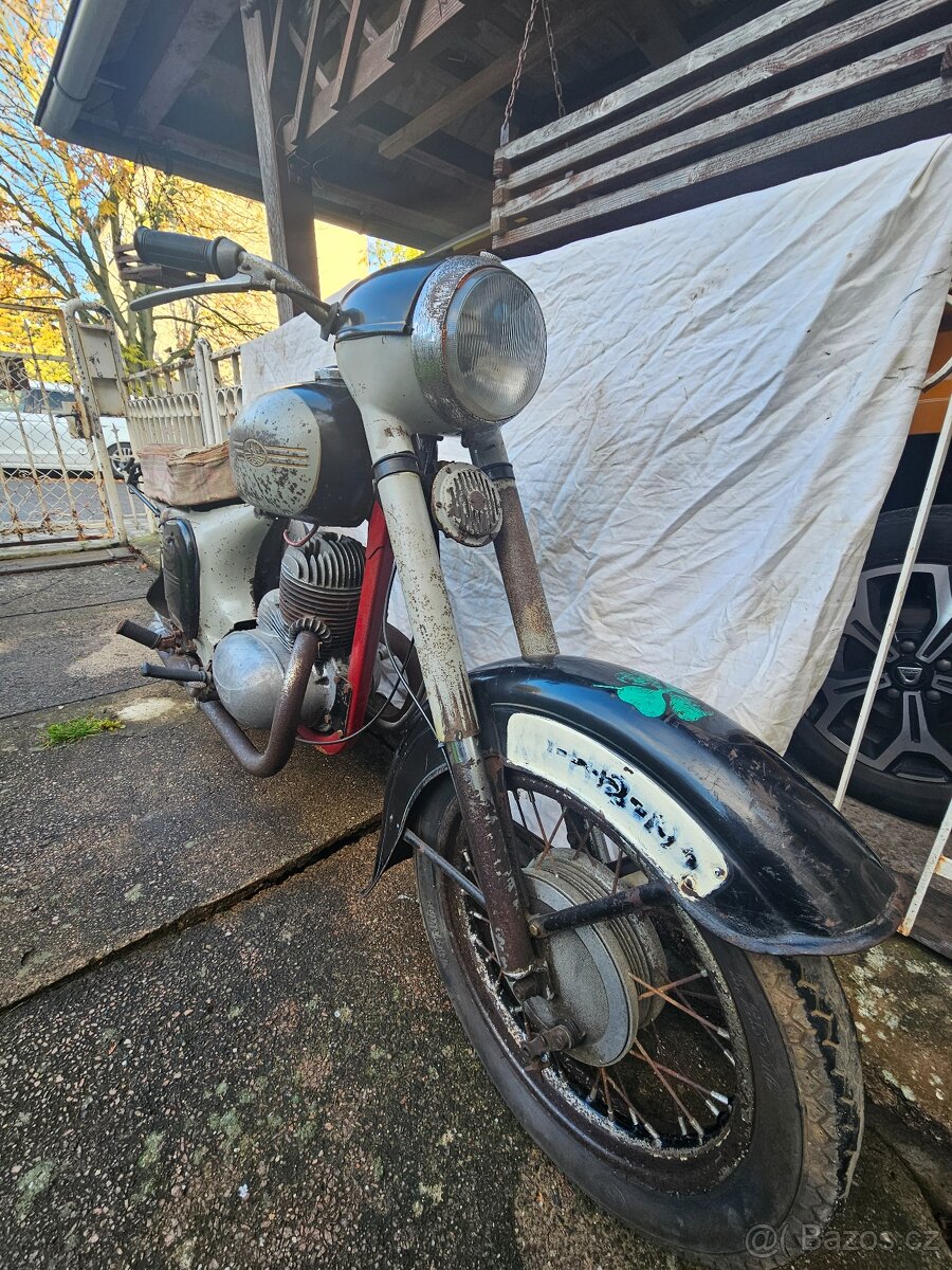 Jawa 250 Ambassador - 6