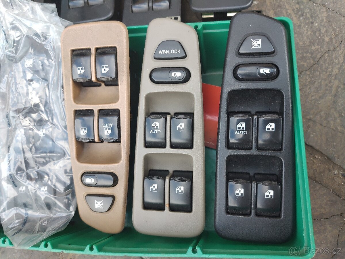 Ovladače stahováni oken, ventilátor, airbag, emblem Rexton - 6