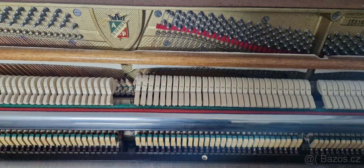 Piano Petrof 118 chippendale - 6