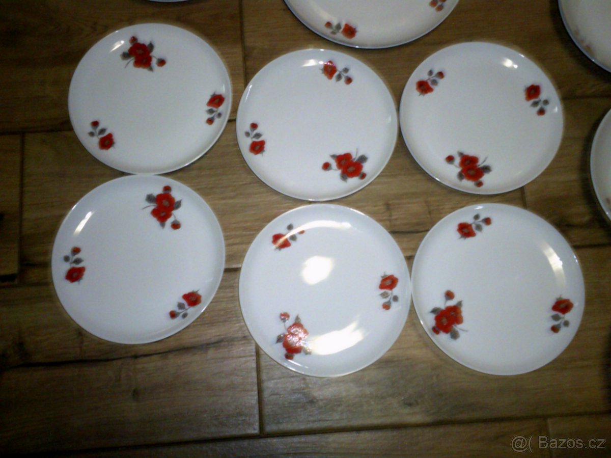 Prodám jídelní soupravu nepoškozená - 6