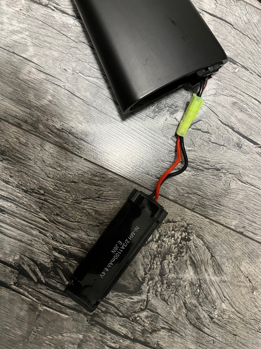 Realistická elektrická airsoftka - 6