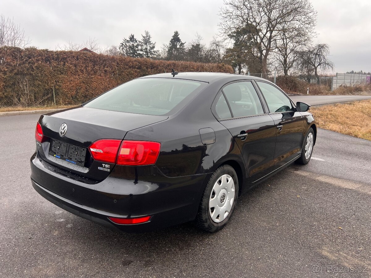 Volkswagen Jetta - 6