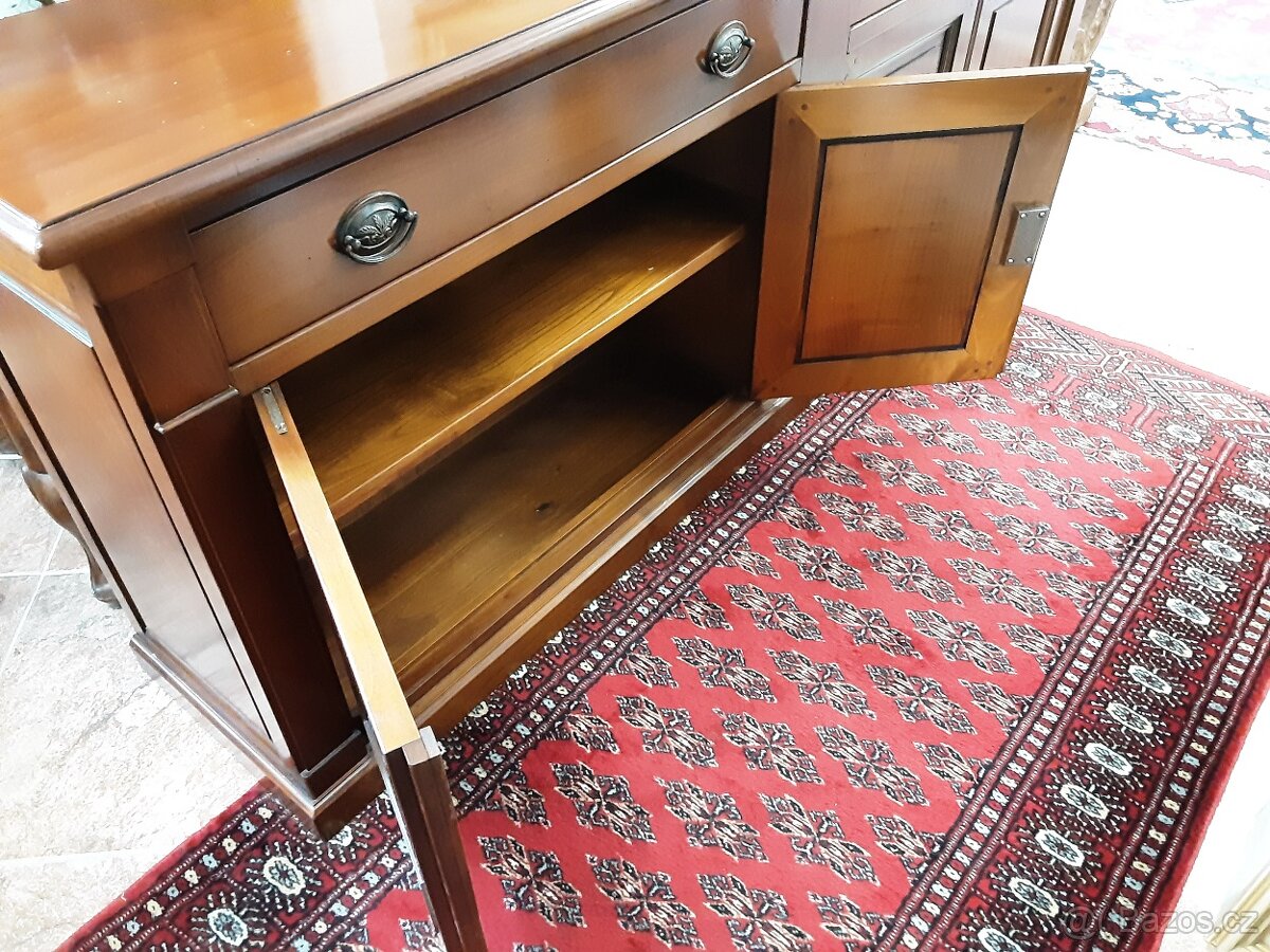 Celomasivni komoda - ořech - 6