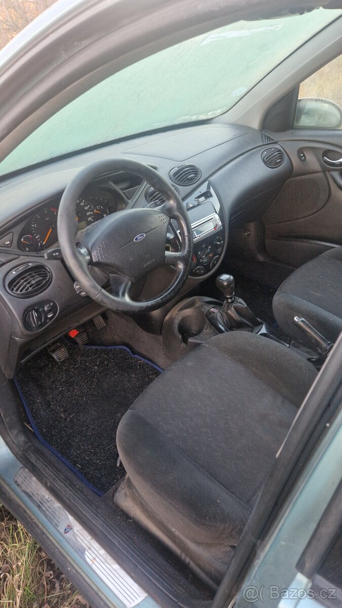 Ford focus 1.8 ghia - 6