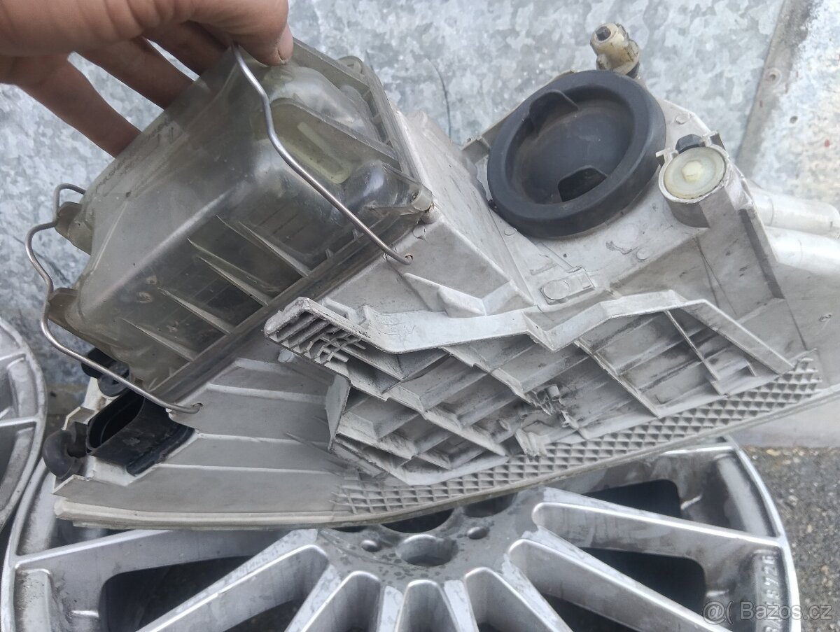 Xenony Octavia 2 - 6