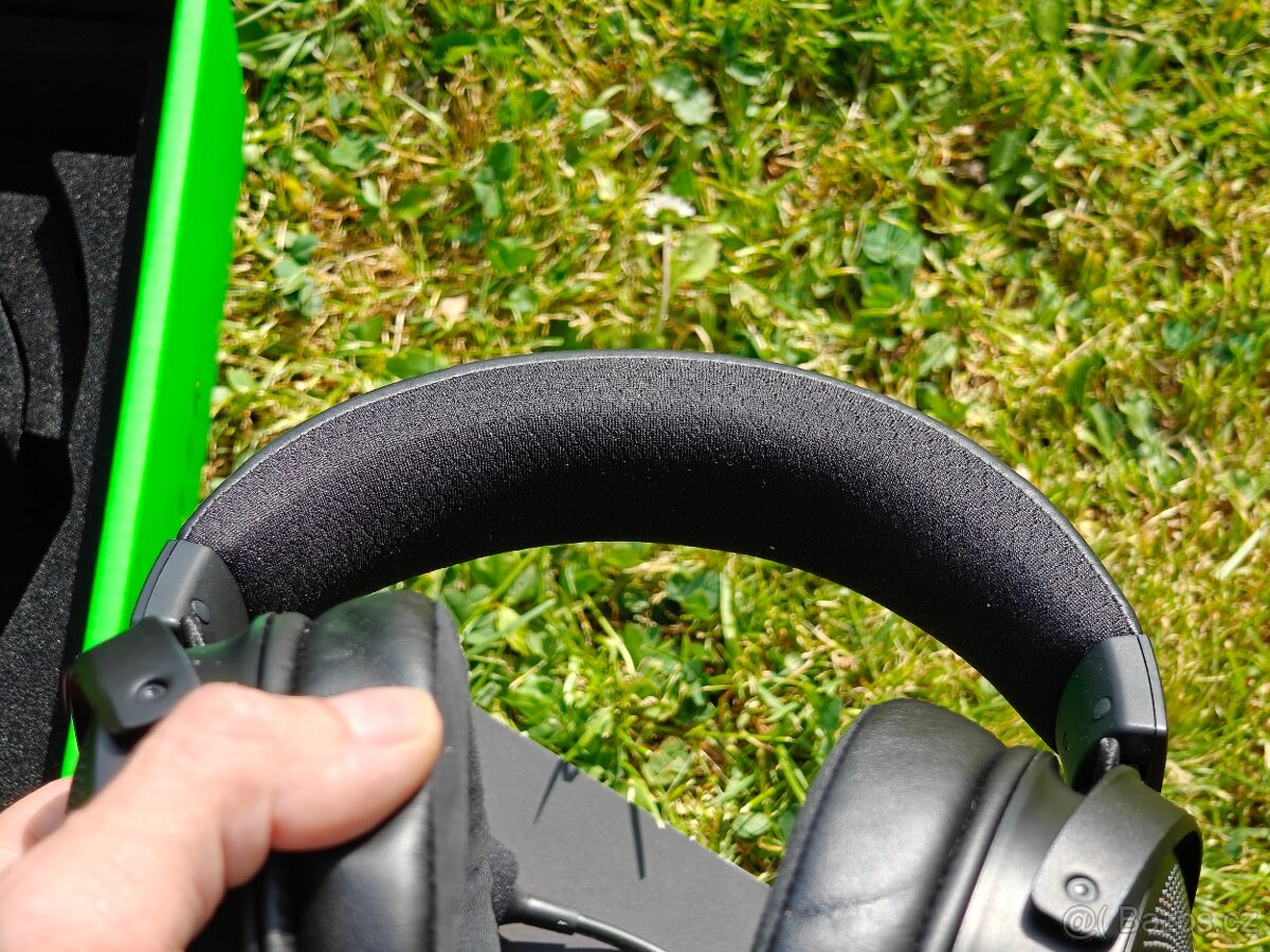 Herní sluchátka Razer Kraken V3 - 6