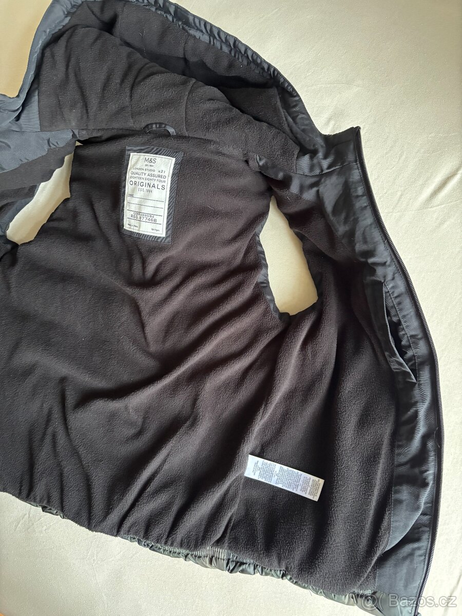 Prodám chlapeckou zimní bundu s kapucou plus dám vestu M&S - 6