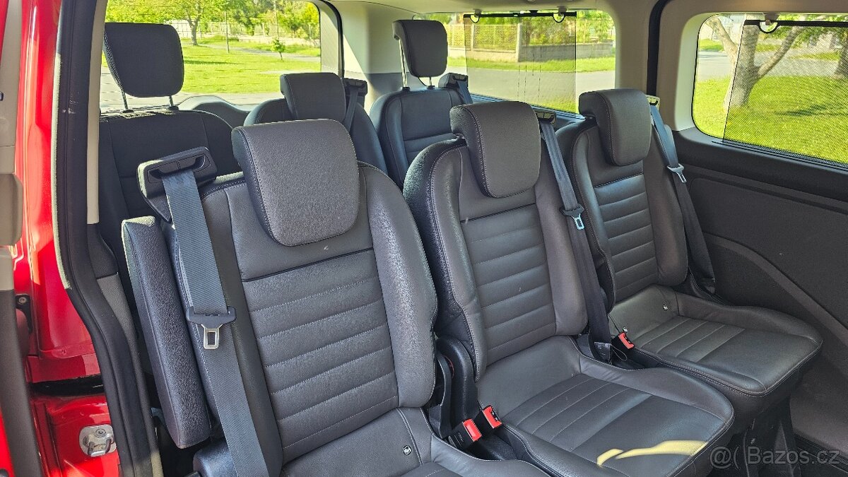 Pronájem dodávky Ford Turneo Custom 8+1 - 6