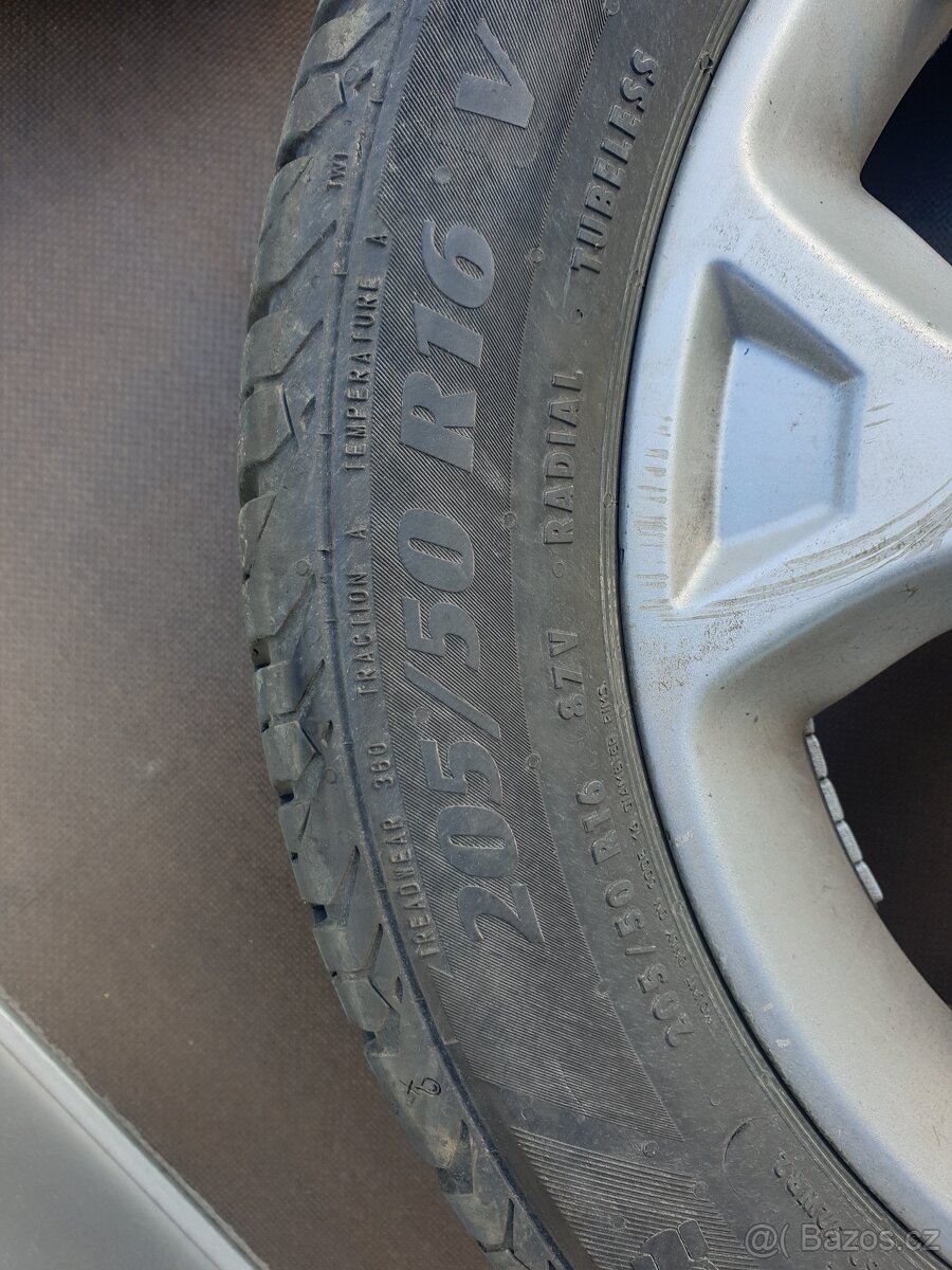 Pneu 205/50/16 - 6