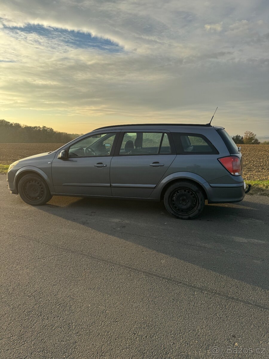 Opel Astra H 1,9cdti 110kw nepojízdné - 6
