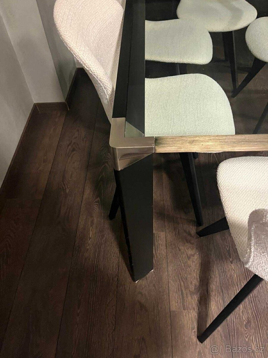 Skleněný stůl s ocelovou konstrukcí - 6