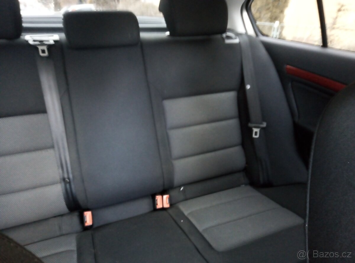 Prodám Škoda Octavia 2 r.v.2006 - 1.6benzin - 6