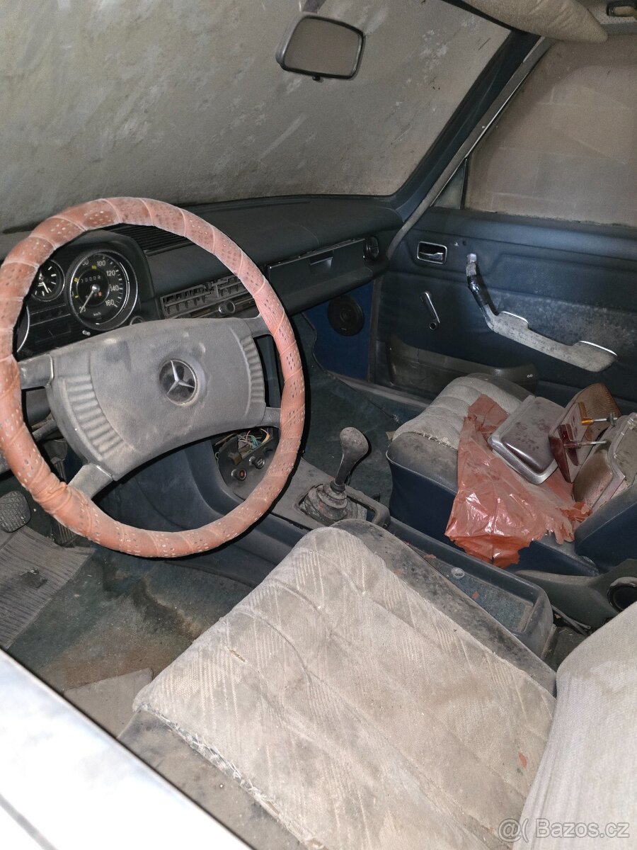 Mercedes-Benz W115 - 6