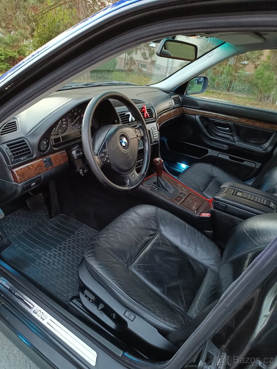 BMW e38 750 i - 6