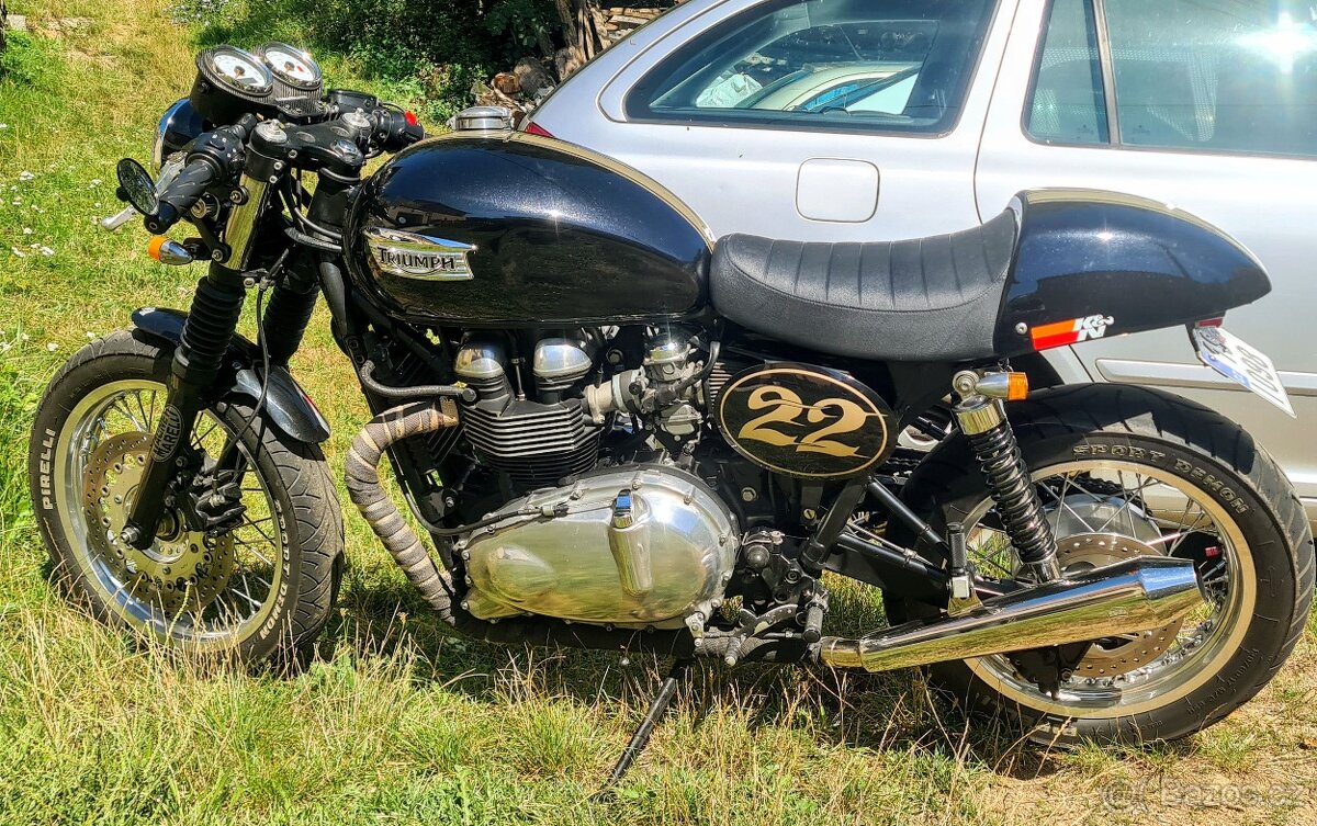 Triumph Thruxton 900 EFI - 6